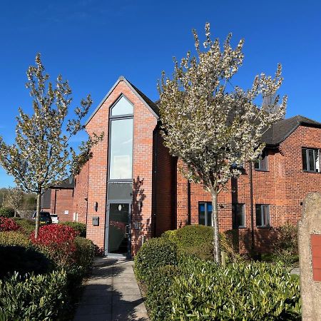 Cross Court, Stafford By Bell Apartments Buitenkant foto