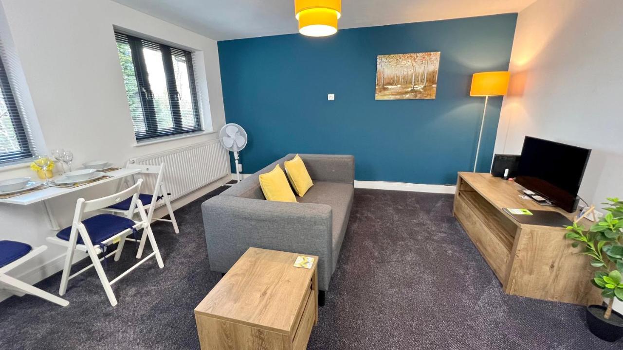 Cross Court, Stafford By Bell Apartments Buitenkant foto