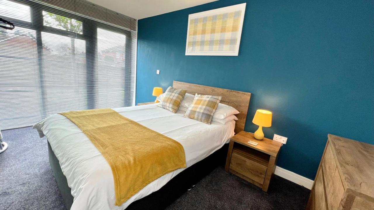 Cross Court, Stafford By Bell Apartments Buitenkant foto