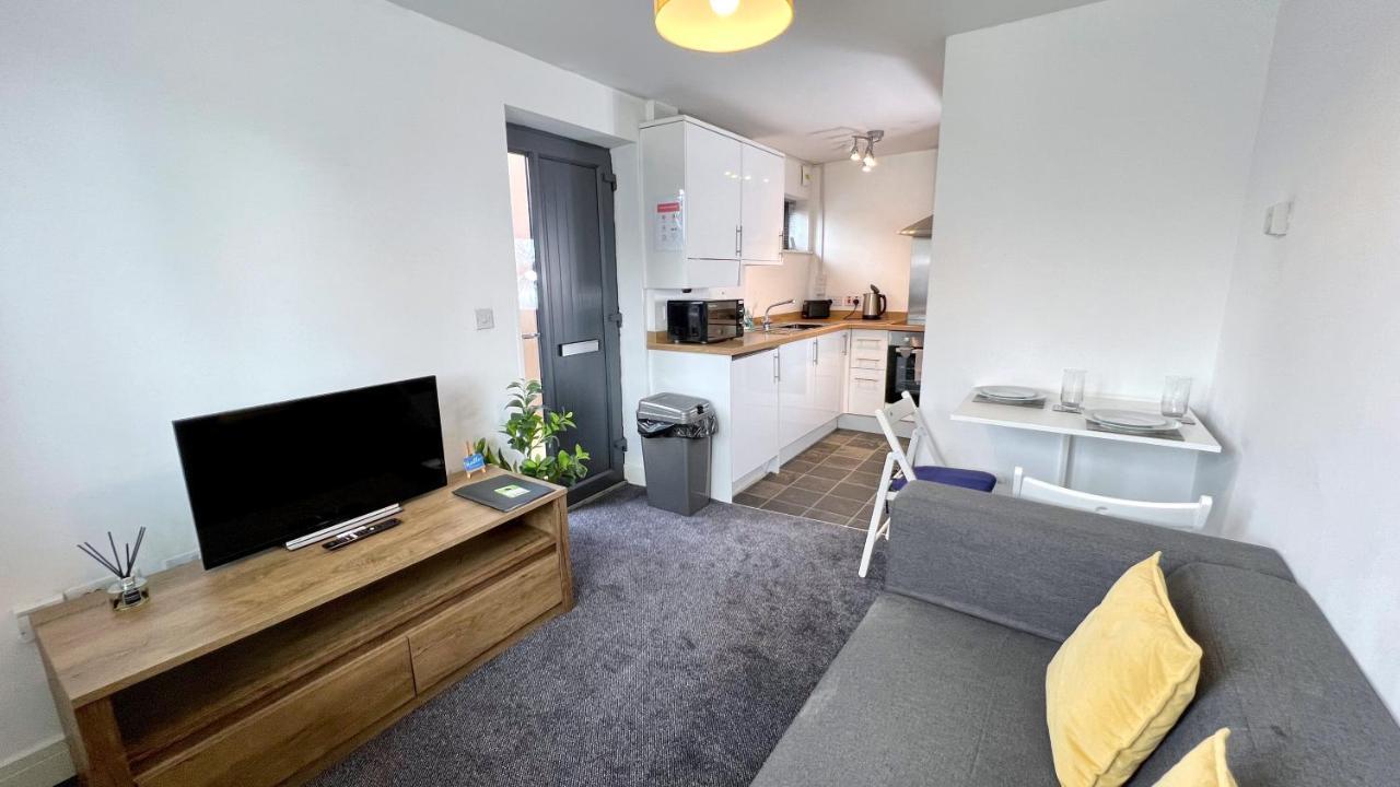 Cross Court, Stafford By Bell Apartments Buitenkant foto