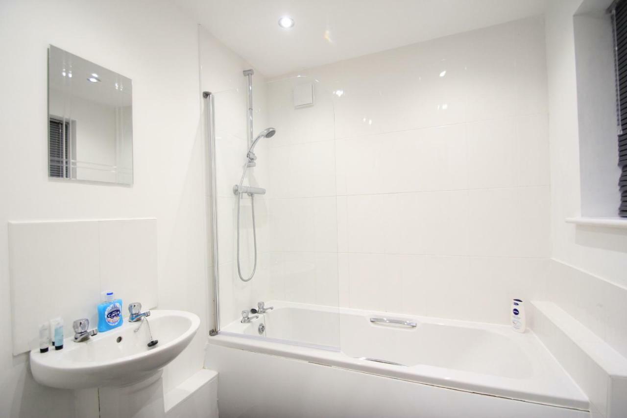 Cross Court, Stafford By Bell Apartments Kamer foto